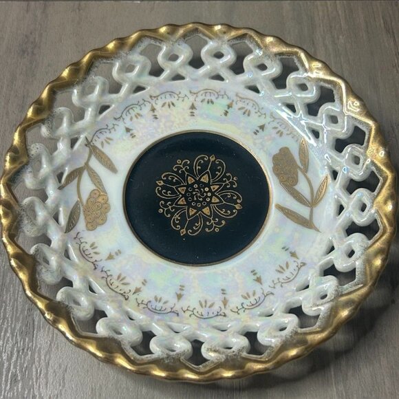 Vintage Royal Sealy China Japan Iridescent Black w/ Gold Trim Cup & Saucer Set - Picture 3 of 9